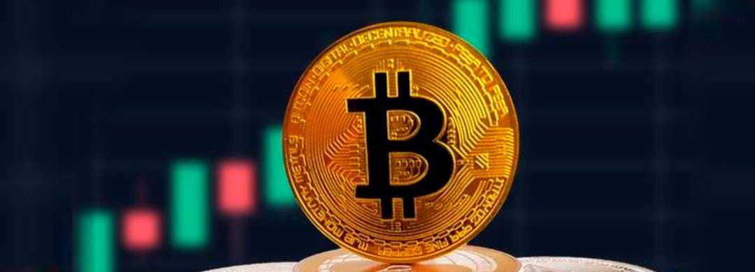 Preço do Bitcoin bate recorde a R$71 mil, o que fez a moeda disparar?
